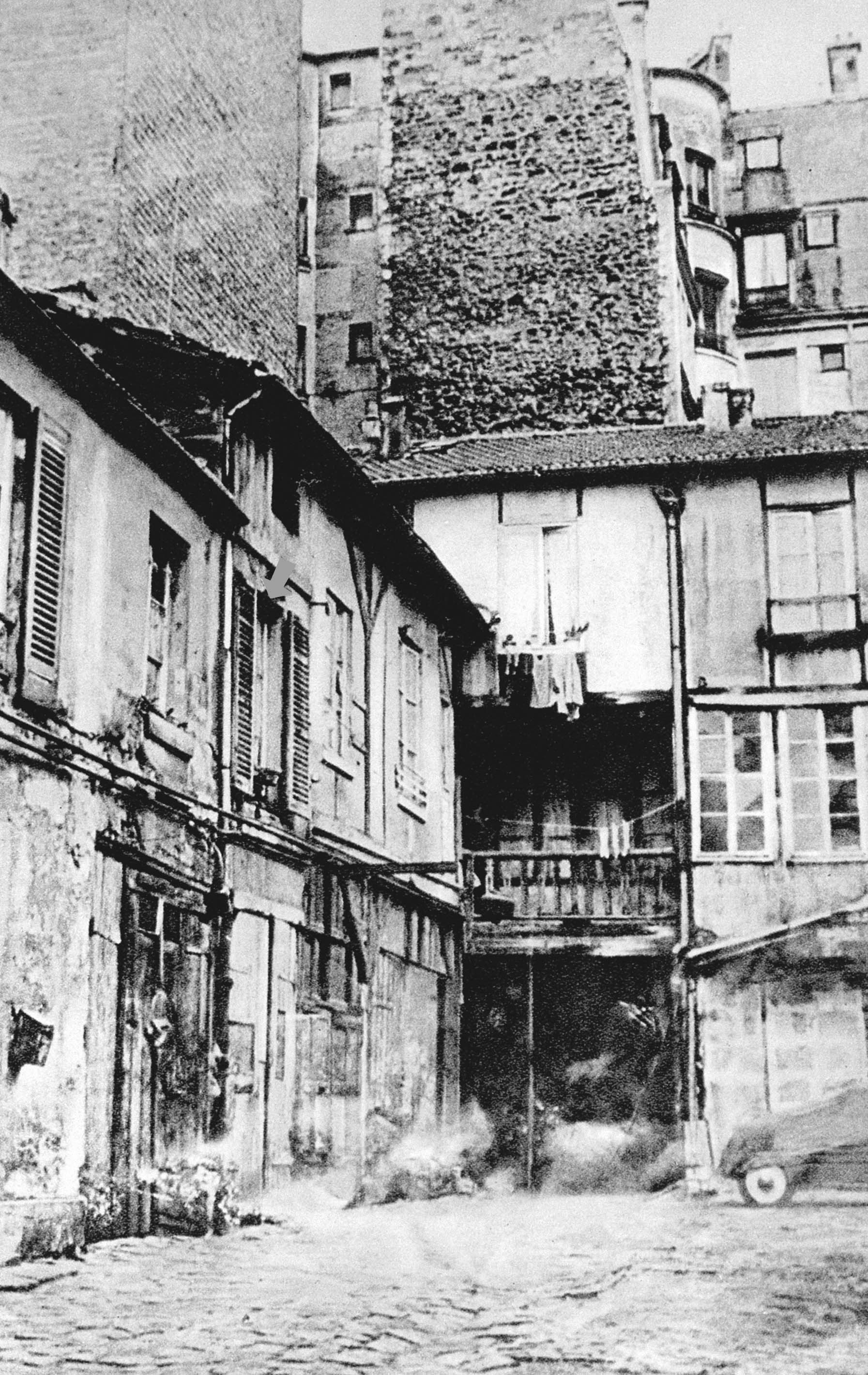 Ngôi nhà số 9 ngõ Compoint (Paris, Pháp) năm 1921, nơi đây Nguyễn Ái Quốc đã từng sinh sống (1921 - 1923)